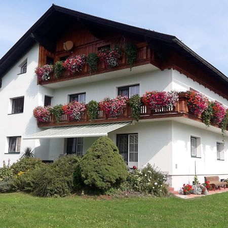 Апартаменты Schusterbauernhof Бад-Миттерндорф Экстерьер фото